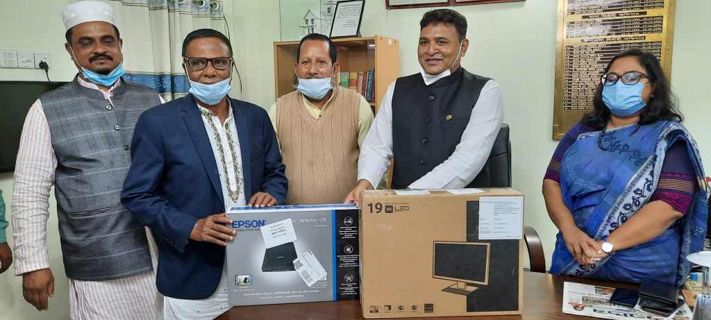 নাসিরনগরে ১৩টি ইউনিয়ন পরিষদে কম্পিউটার বিতরণ