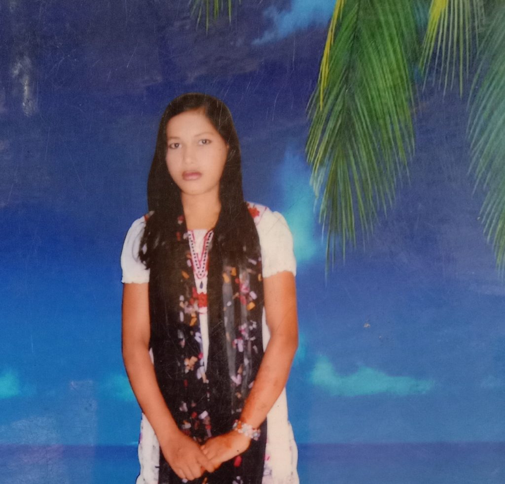 নীলফামারীর ডিমলায় কলেজ ছাত্রীর ঝুলন্ত লাশ উদ্ধার!