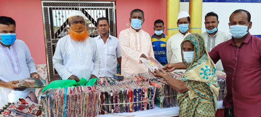 নাসিরনগরে দুঃস্থ ও অসহায়দের মধ্যে নগদ টাকা ও ঈদবস্ত্র বিতরণ