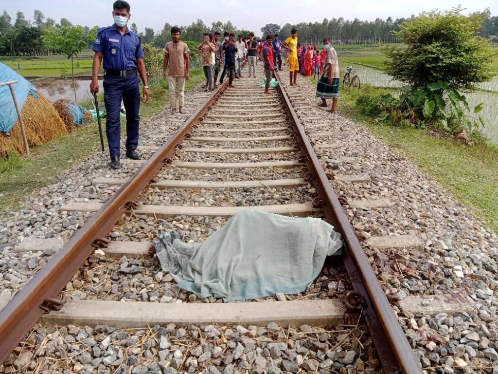 ডোমারে ট্রেনে কাটা পড়ে অজ্ঞাত পরিচয় মহিলার মৃত্যু