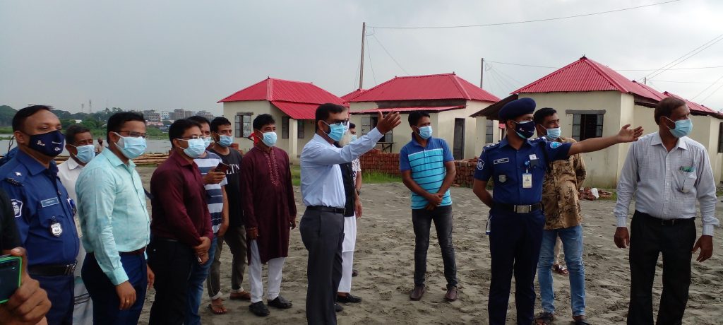 দাউদকান্দিতে ৯২ টি ছিন্নমূল পরিবারের মুখে হাসি ফোটালেন প্রধানমন্ত্রী