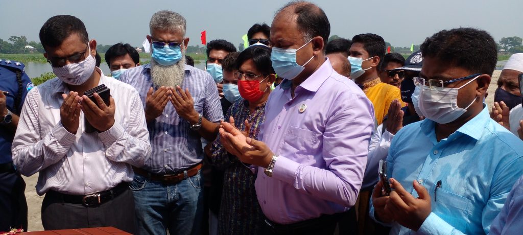 দাউদকান্দিতে ‘গোলাপেরচর মুজিববর্ষ ভিলেজ প্রাথমিক বিদ্যালয়’ উদ্বোধন করলেন চট্টগ্রাম বিভাগীয় কমিশনার