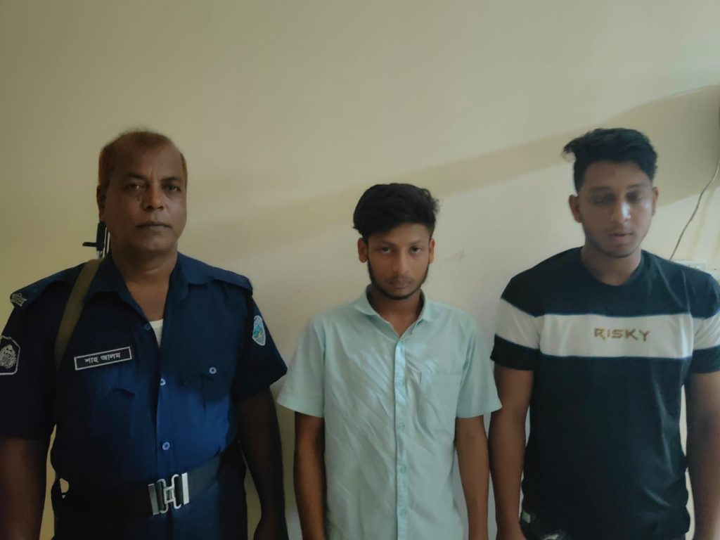 হোমনায় ষষ্ঠ শ্রেণির ছাত্রীকে গণধ’র্ষণের অভিযোগে গ্রেফতার ২