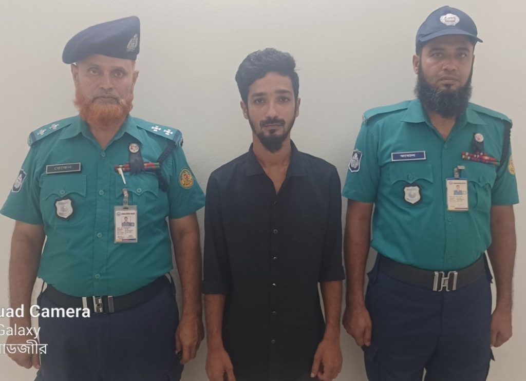 কেএমপি’র অভিযানে মা’দকসহ ২ মা’দক কারবারি গ্রেফতার