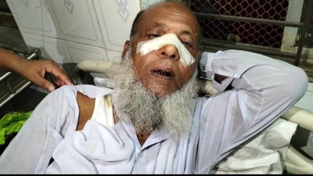 দাউদকান্দিতে বৃদ্ধ আ’লীগ নেতাকে মা’রধর করে হাসপাতালে পাঠিয়েছে ইঞ্জিনিয়ার মান্নান