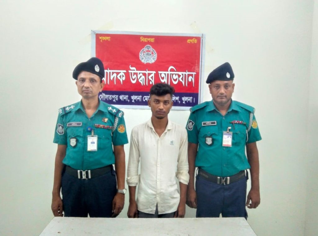 কেএমপি’র অভিযানে মা’দকসহ ১০ মা’দক কারবারি গ্রে’ফতার