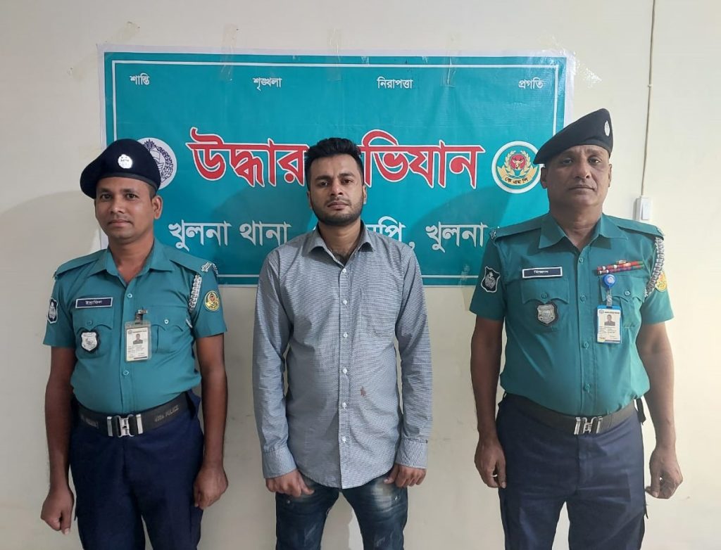 কেএমপি’র অভিযানে মা’দকসহ ২ মা’দক কারবারি গ্রে’ফতার