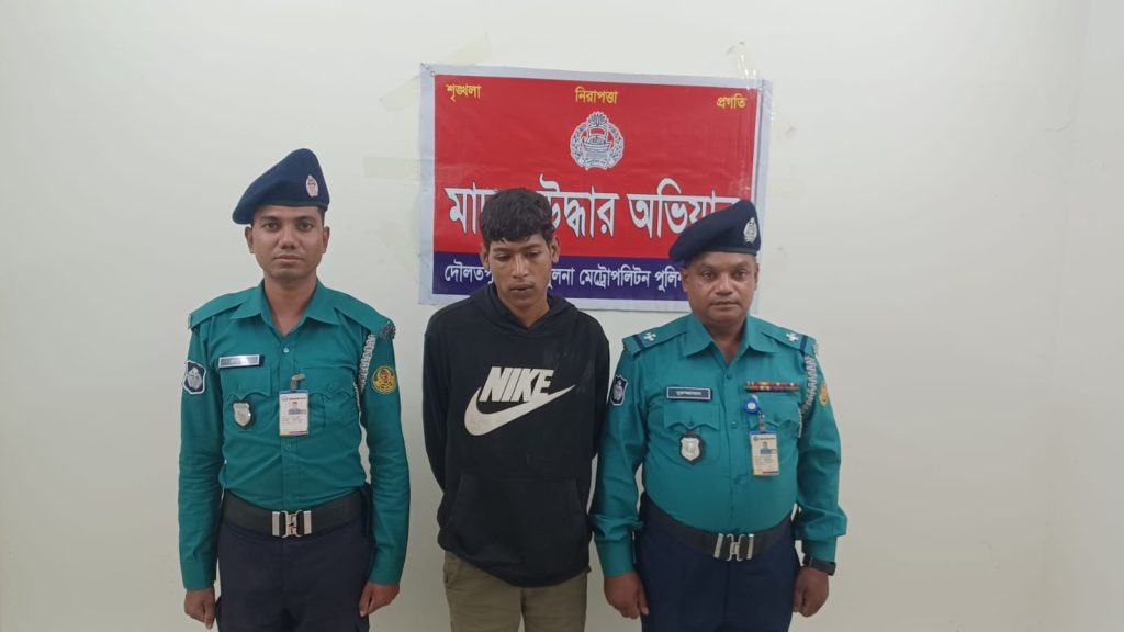 কেএমপি’র অভিযানে মা’দকসহ ৫ মা’দক কারবারি গ্রে’ফতার