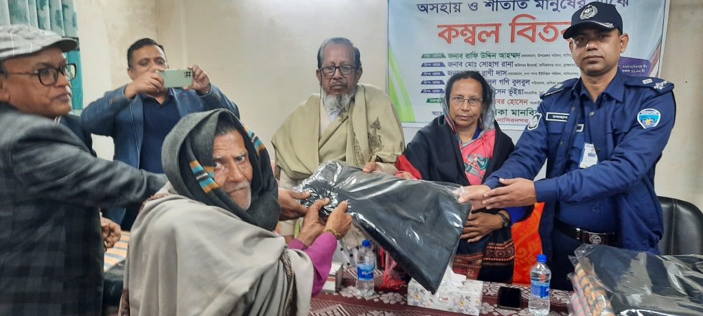 নাসিরনগরে শীর্তাতদের মাঝে প্রশিকার কম্বল বিতরণ