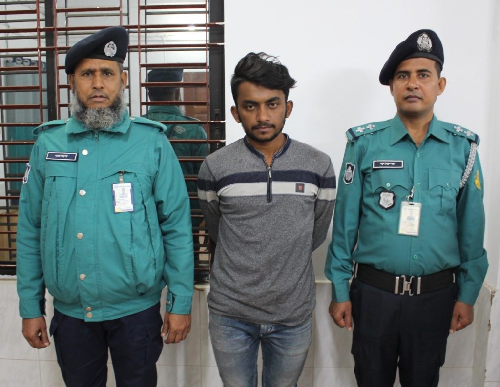 কেএমপি’র হরিণটানা থানা পুলিশের অভিযানে ২৫ কেজি চো’রাই তামার তারসহ গ্রেফতার১