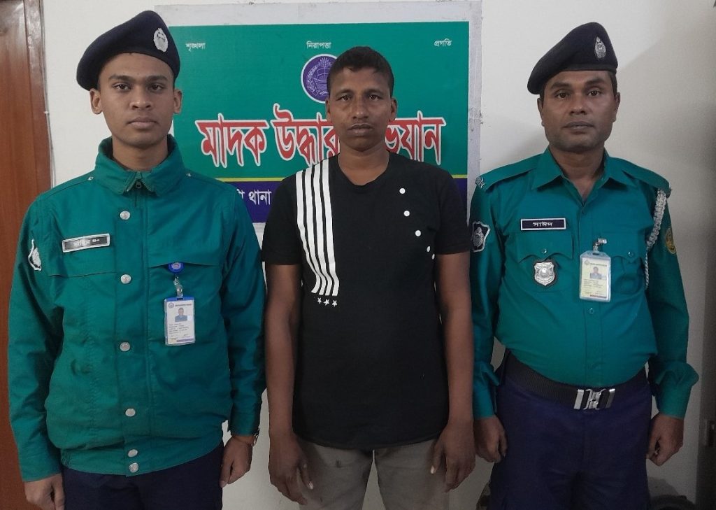 কেএমপি’র অভিযানে মা’দকসহ ৫ মা’দক কারবারি গ্রেফতার