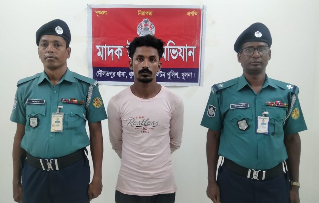 কেএমপি’র অভিযানে মা’দকসহ ৮ মা’দক কারবারি গ্রে’ফতার