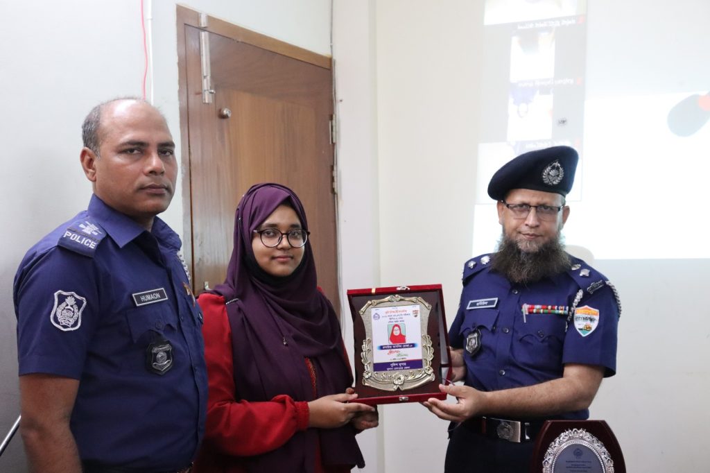 বাংলাদেশ পুলিশ মেধাবৃত্তি, অপরাধ সভা ও খুলনা রেলওয়ে জেলার অফিসার ও ফোর্সদের উত্তম কাজের স্বীকৃতি স্বরূপ নগদ অর্থ ও ক্রেস্ট প্রদান