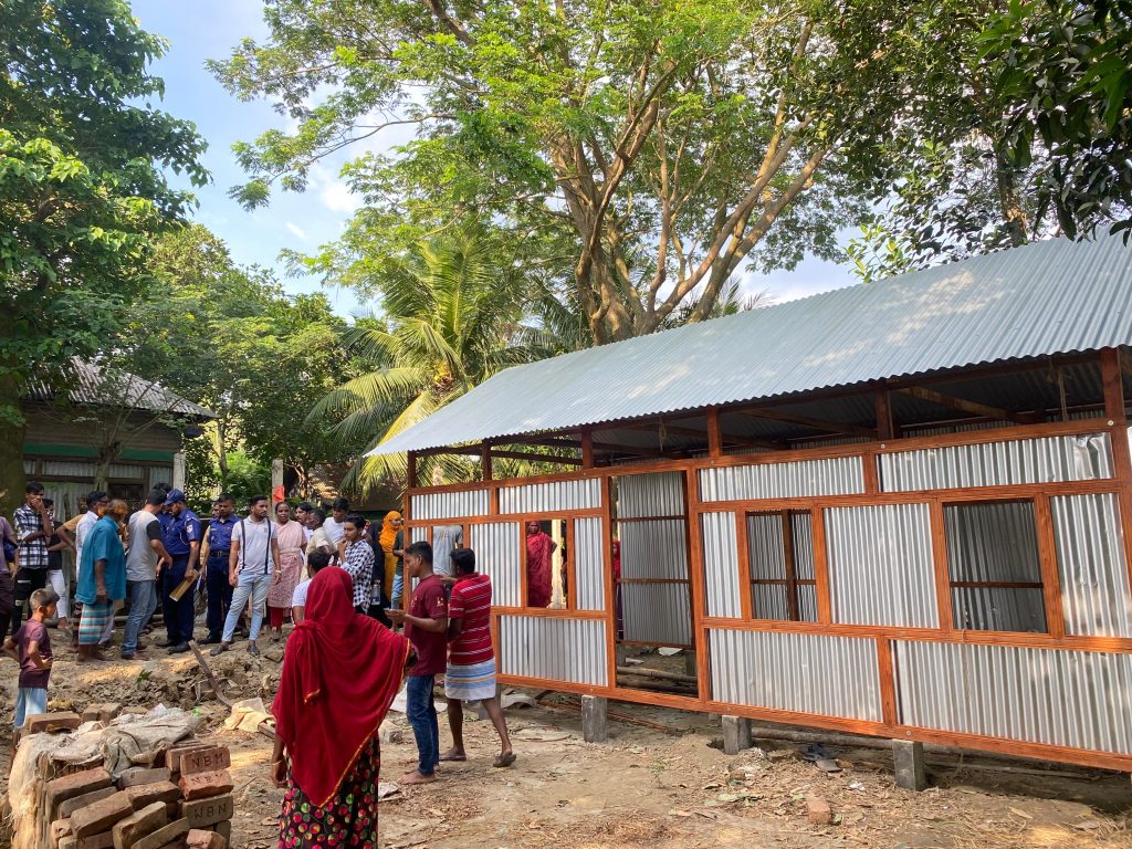 তিতাসে বসতঘর ভেঙে লু’টপাট, থানায় অভিযোগ