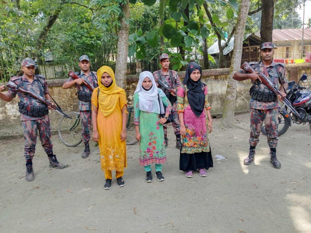 তেঁতুলিয়া সীমান্ত থেকে ৩ রোহিঙ্গা তরুণী আটক