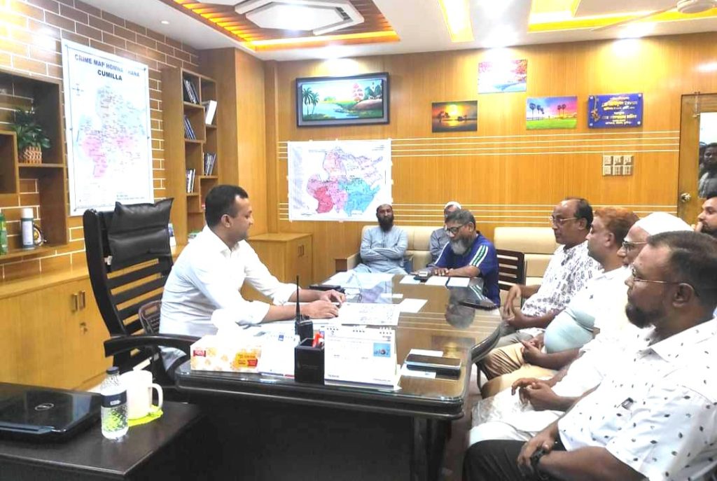 হোমনায় সাংবাদিকদের সঙ্গে নবাগত ওসি’র মতবিনিময়