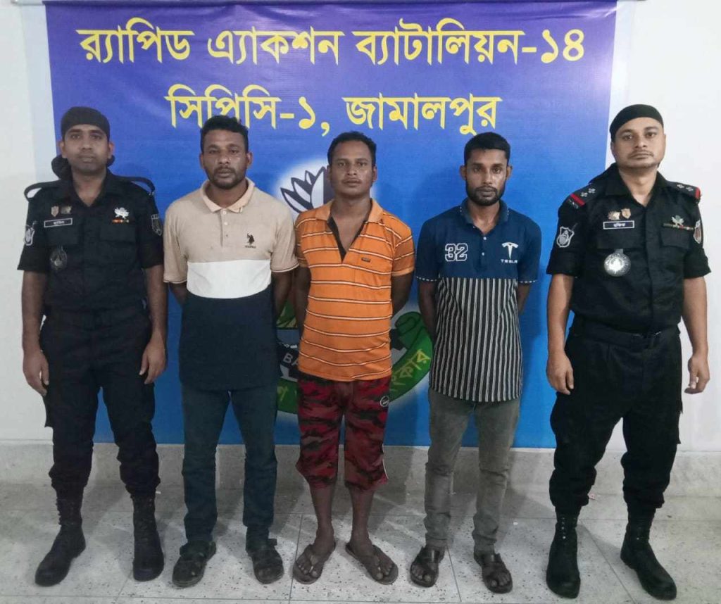 ঝিনাইগাতীতে বিদেশী ম’দসহ তিন মাদক ব্যাবসায়ী গ্রেপ্তার