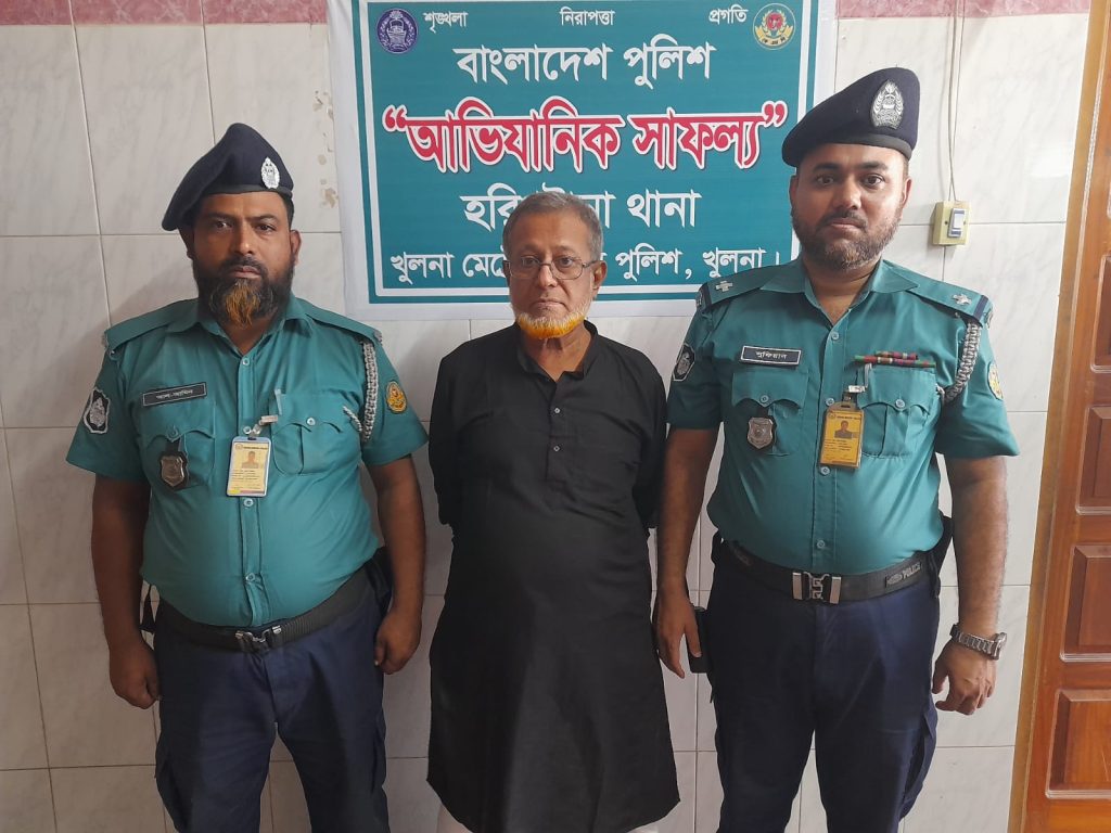 কেএমপি’র হরিণটানা থানা পুলিশের অভিযানে মাদকসহ গ্রেফতার-১