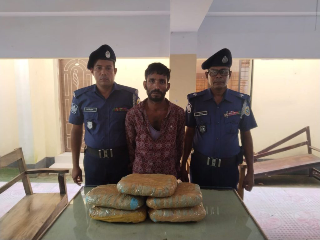 ভোলায় ৫ কেজি গাঁ’জাসহ এক মা’দক কারবারি গ্রেফতার