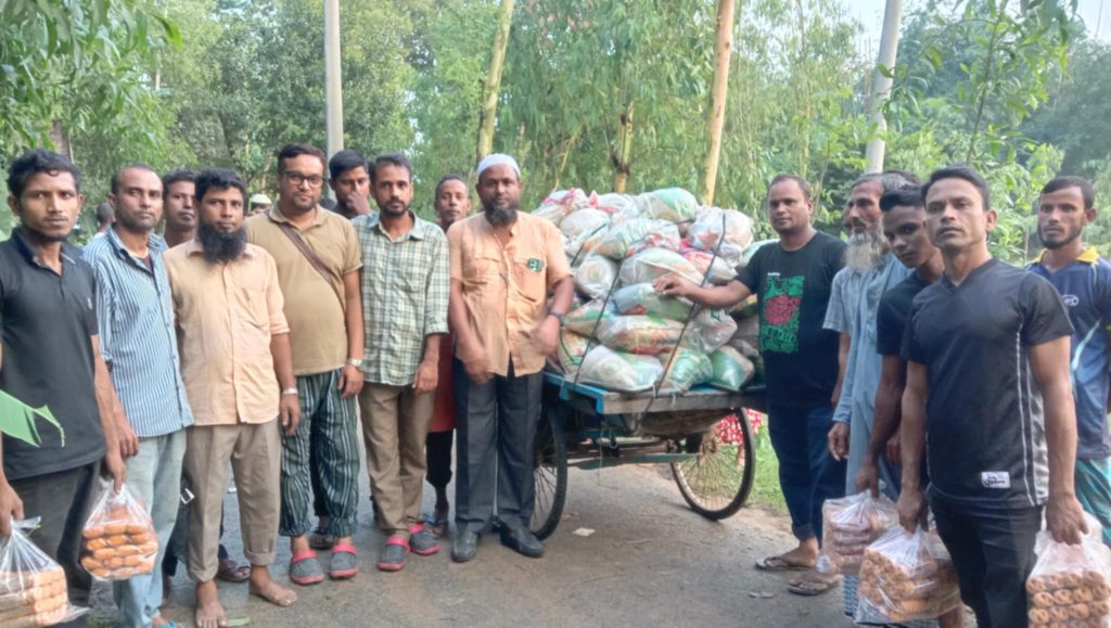 শেরপুরের নালিতাবাড়ীতে বানভাসিদের মাঝে ত্রাণ বিতরণ