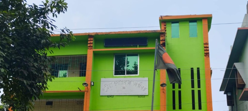 পুঠিয়া পৌরসভায় ভেঙ্গে পড়েছে নাগরিক সেবা, ভোগান্তিতে সেবা প্রার্থীরা!