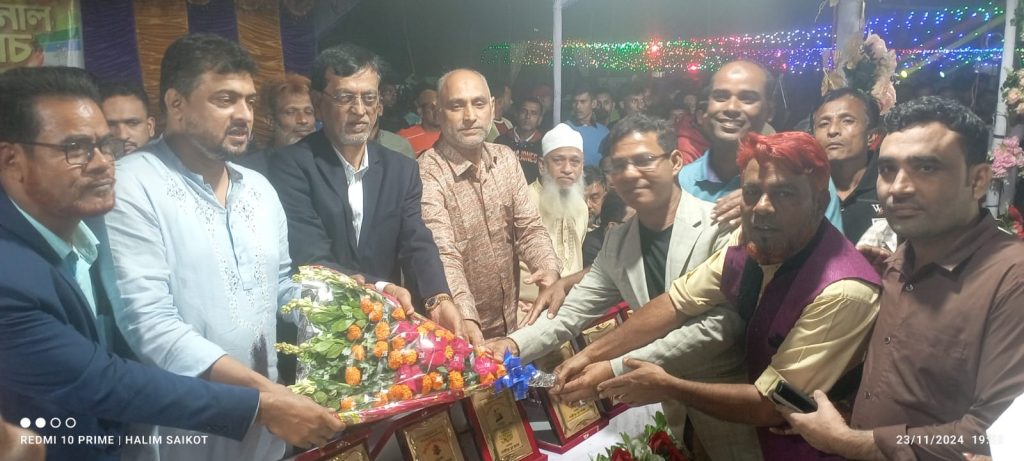 তিতাসের গাজীপুরে ইয়াং স্টার ডে- নাইট শর্ট পিচ ক্রিকেট টূর্ণামেন্টের ফাইনাল খেলা অনুষ্ঠিত