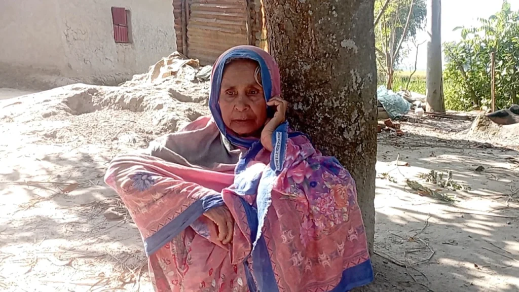 ঘোড়াঘাট বেলোওয়া নয়নদিঘি গুচ্ছ গ্রামের আশ্রয়ণ প্রকল্পের ঘর দ’খল করে নিল মুকুল!