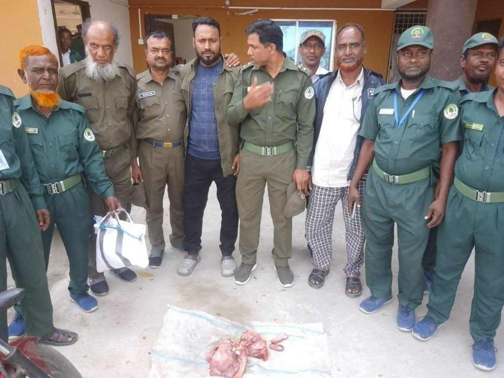 শ্যামনগরে ফ্রিজে রক্ষিত ৩ কেজি হরিণের মাংস উদ্ধার