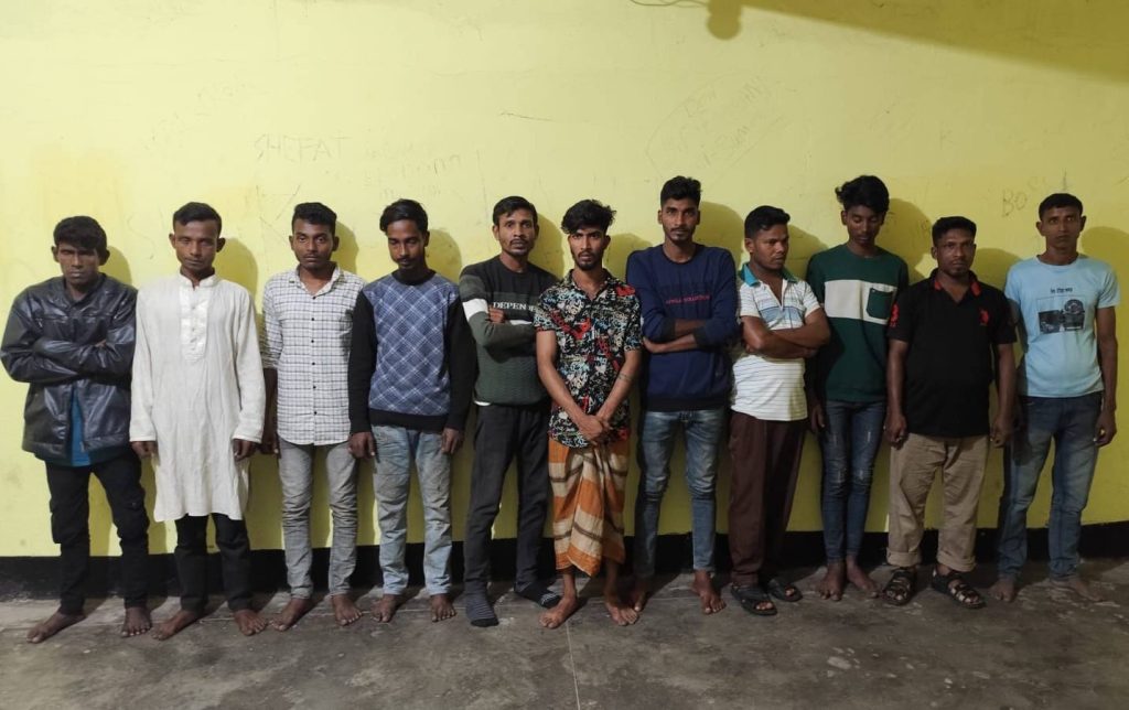 কেএমপিতে অপারেশন ডেভিল হান্টের অপারেশনে গ্রেফতার-১৩