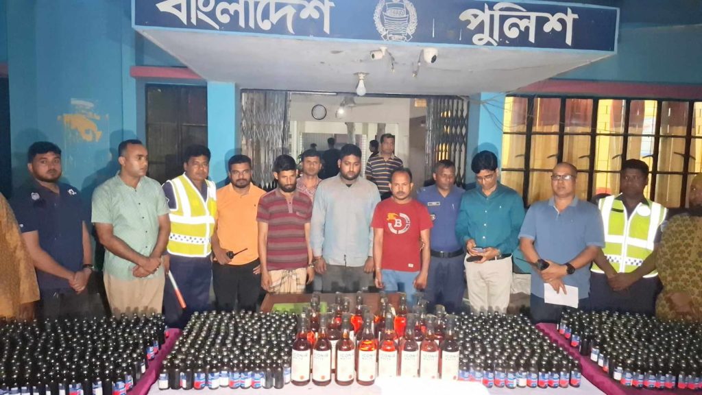 জামালপুরে ১৪শ’ বোতল ফেন্সিডিল ও ২৪ বোতল ভারতীয় মদসহ আটক ৩