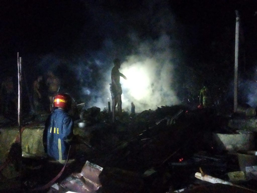 পুঠিয়ায় অ*গ্নিকাণ্ডে বসবাড়ি পুড়ে ছাই, ৫ লক্ষধিক টাকার ক্ষয়ক্ষতি