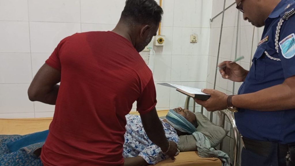 কিশোরগঞ্জে চিকিৎসকের অবহেলায় রোগীর মৃত্যু, প্রতিবাদ করায় আটকে রাখা হয় স্বজনদের