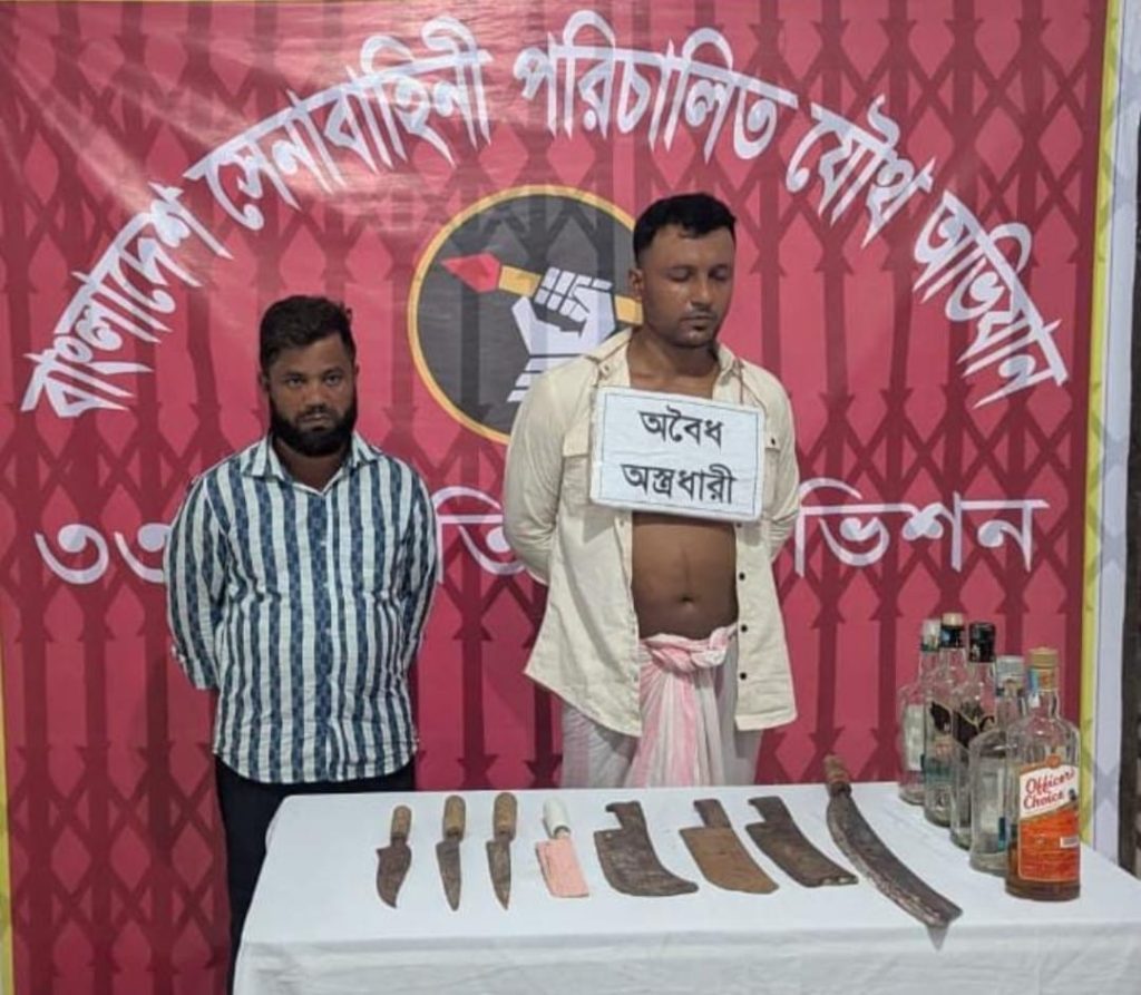 দাউদকান্দিতে ২২ মামলার আসামি শীর্ষ স*ন্ত্রাসী মামুন আটক