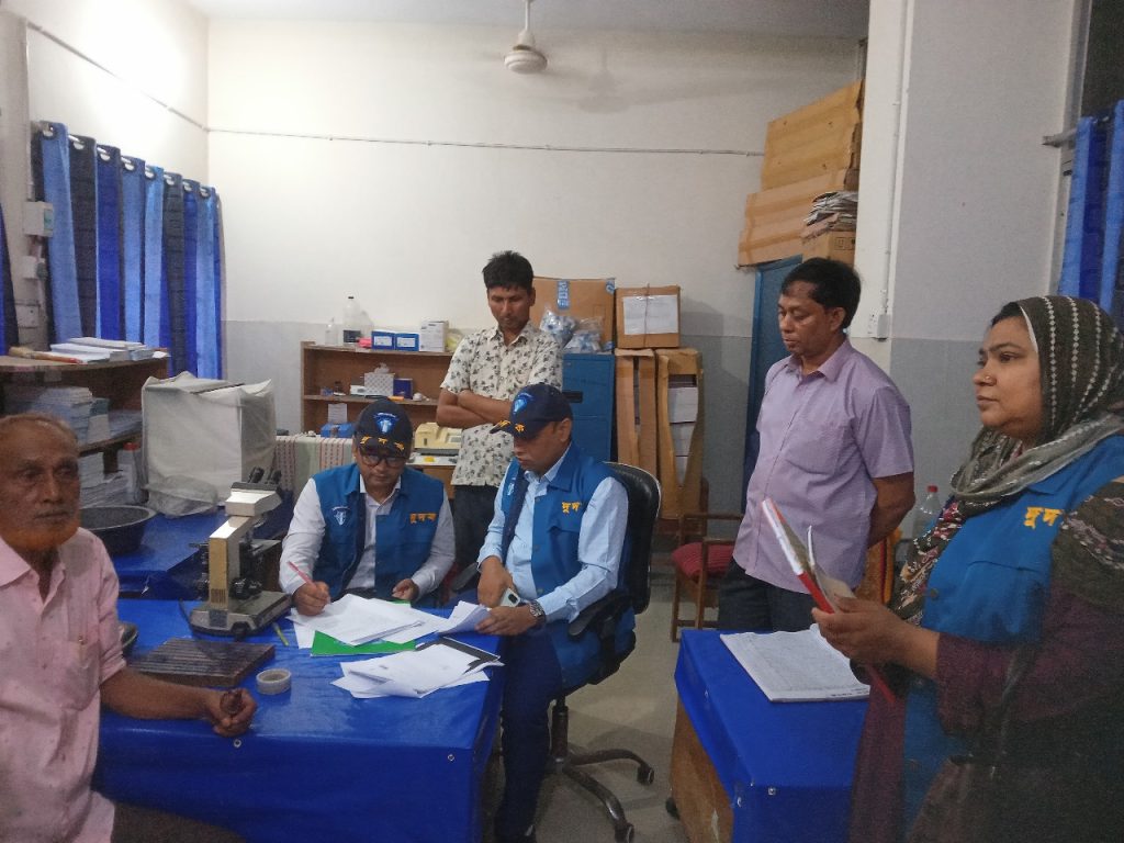 পুঠিয়া স্বাস্থ্য কমপ্লেক্সে দুদকের অভিযান, মেলে অনিয়ম ও দুর্নীতির তথ্য