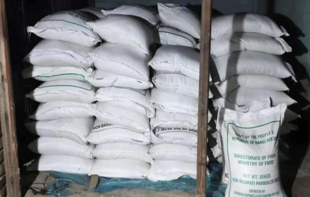 জামালপুরে যৌথবাহিনীর অভিযানে বিএনপি নেতার গুদাম থেকে ৫ হাজার কেজি সরকারি চাল উদ্ধার