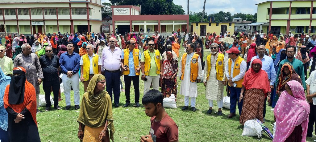 লায়নস ক্লাব অব ঢাকা নর্দানের উদ্যোগে নাসিরনগরে খাদ্য সামগ্রী বিতরণ ও চক্ষু চিকিৎসা শিবির অনুষ্ঠিত