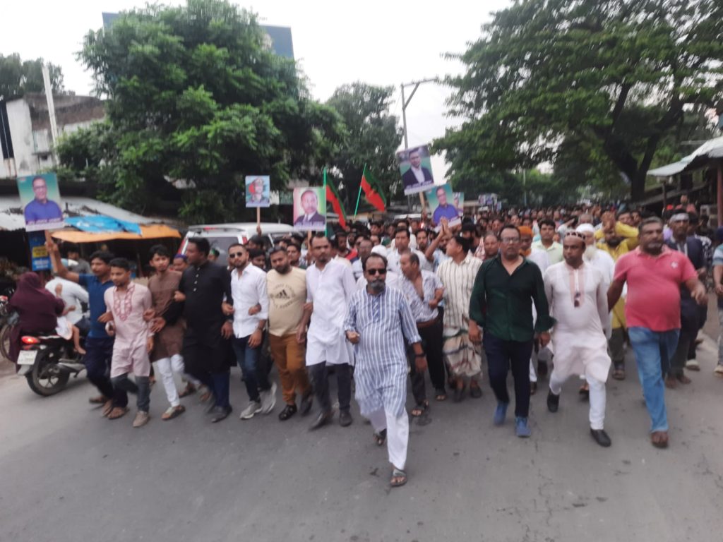 পুঠিয়ায় গ*ণহত্যার বিচার ও শেখ হাসিনার ফাঁসির দাবিতে বিক্ষোভ মিছিল