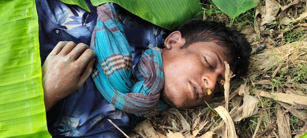 পুঠিয়ায় কলাবাগান থেকে ভ্যান চালকের মরদেহ উদ্ধার