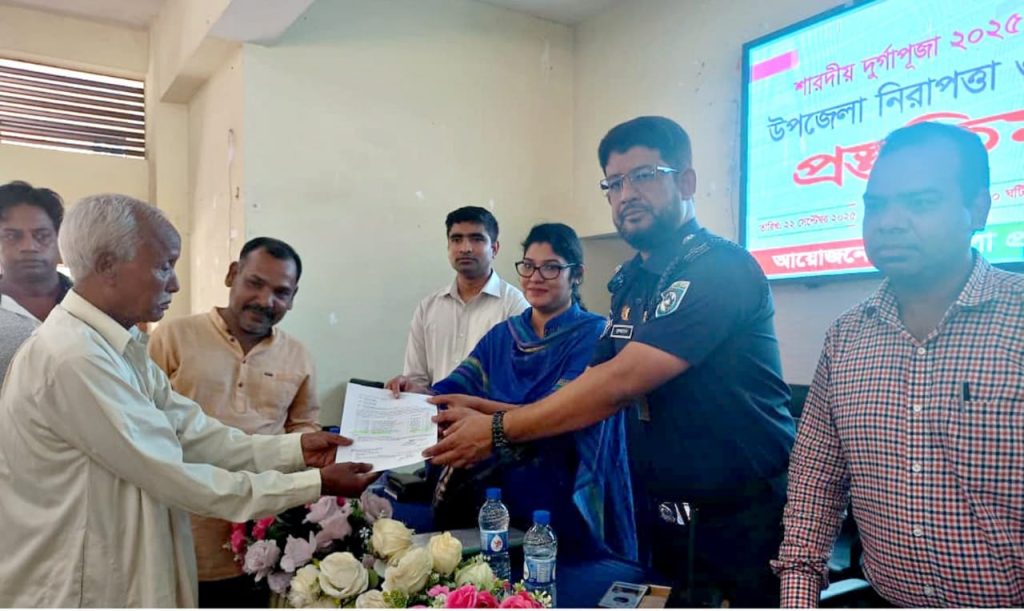 দিনাজপুরে দুর্গাপূজা উপলক্ষে প্রস্তুতিমূলকসভা অনুষ্ঠিত