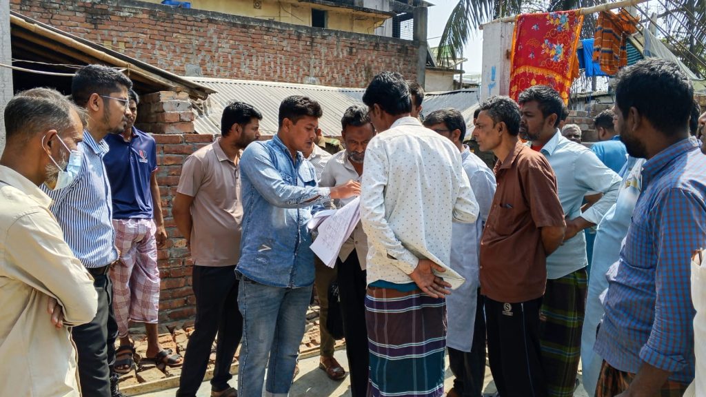 পুঠিয়ায় মন্দিরের জমি গিলে খাওয়ার চেষ্টা, প্রশাসনের অভিযান