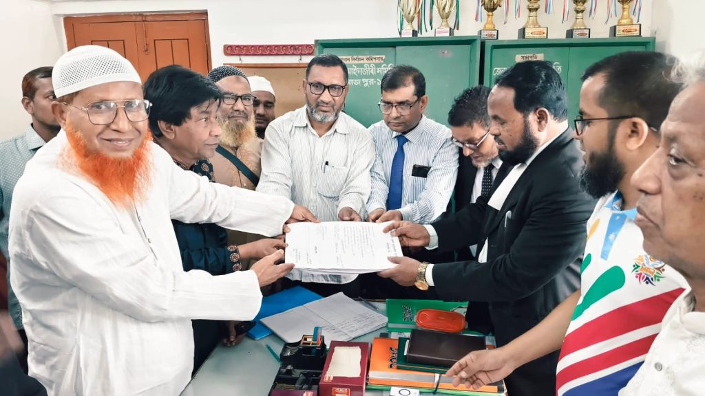 দিনাজপুর জেলা আইনজীবী সমিতির নির্বাচনে ৯ স্বতন্ত্র প্রার্থীসহ ২টি প্যানেল থেকে ৩৯ প্রার্থীর মনোনয়নপত্র জমা