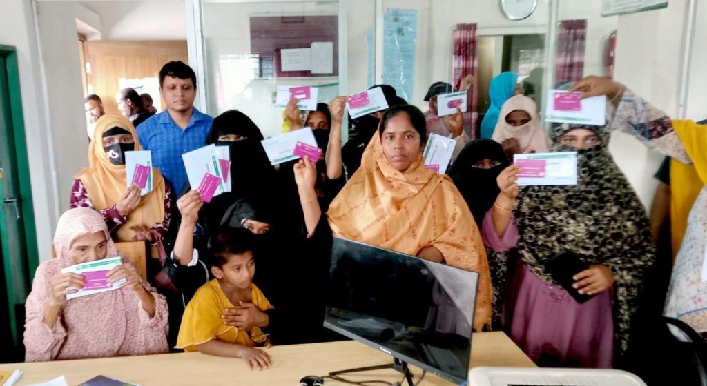 কিশোরগঞ্জের লতিফাবাদে ফ্যামিলি কার্ড বিতরণ, উপকৃত হবেন শত শত পরিবার