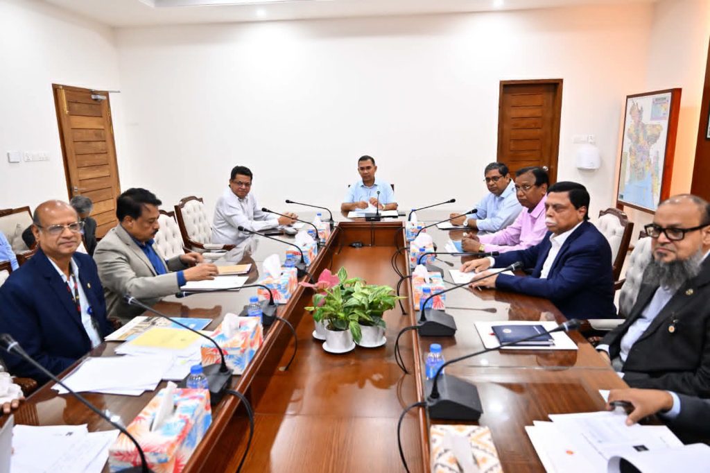 রাজধানীতে লেকের দূষণরোধ ও পরিবেশগত উন্নয়নে সমন্বিত কার্যক্রম জোরদারের নির্দেশ প্রধানমন্ত্রীর