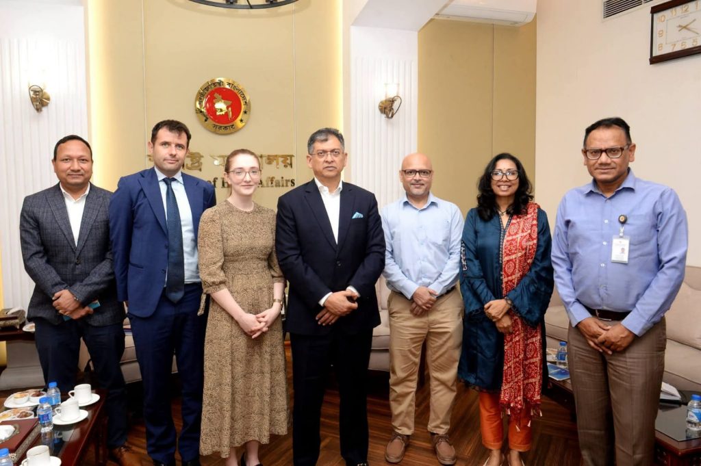 স্বরাষ্ট্রমন্ত্রীর সঙ্গে ব্রিটিশ হাইকমিশন ও ডেমোক্রেসি ইন্টারন্যাশনালের যৌথ প্রতিনিধিদলের সৌজন্য সাক্ষাৎ
