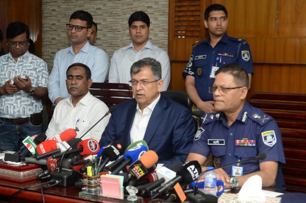 বাংলাদেশ পুলিশের ইতিহাসে নতুন যাত্রা শুরু করল বিশেষায়িত ও স্বতন্ত্র ‘সাইবার পুলিশ ইউনিট’