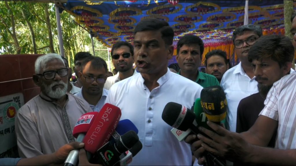 পঞ্চগড়ে আইনশৃঙ্খলা বাহিনীর পাশাপাশি ১০ হাজার স্বেচ্ছাসেবক মোতায়েন: পানি সম্পদ প্রতিমন্ত্রী
