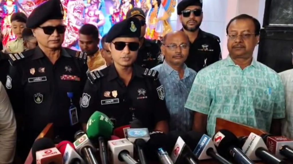 পঞ্চগড়ে দুর্গাপূজার নিরাপত্তায় কঠোর অবস্থানে”এসআরবি-১৩