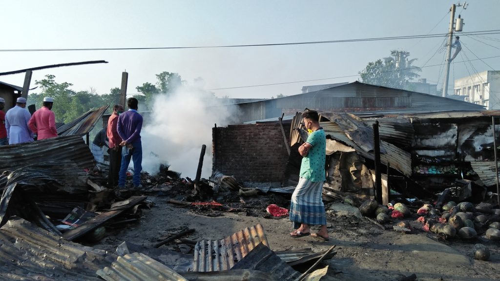 কুমিল্লার দাউদকান্দিতে অগ্নিকাণ্ডে ৭দোকান ভস্মীভূত, ৪০ লাখ টাকার ক্ষয়ক্ষতি