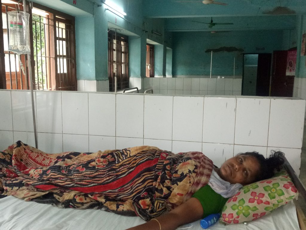 সরিষাবাড়ীতে মহিলা গ্রাম পুলিশের ঠাং ভেঙ্গে দিয়েছে মাদকসেবীরা