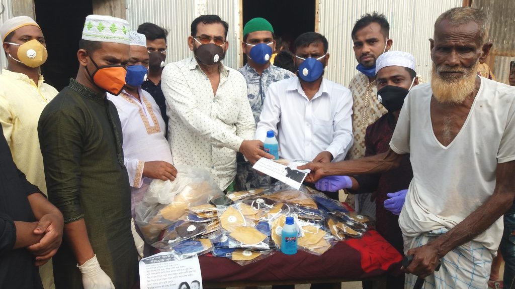 নাসিরনগরে উদ্যোগে মাস্ক, হ্যান্ডওয়াশ ও লিফলেট বিতরণ